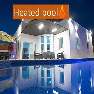 Casa By Sun And View בית הארחה